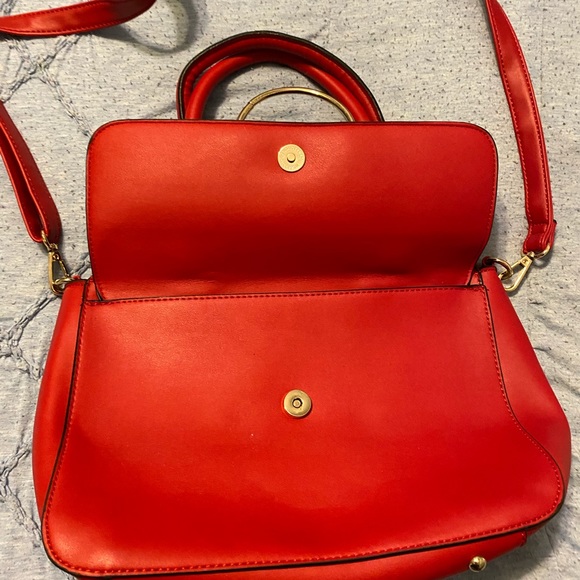 Red purse - Picture 2 of 2